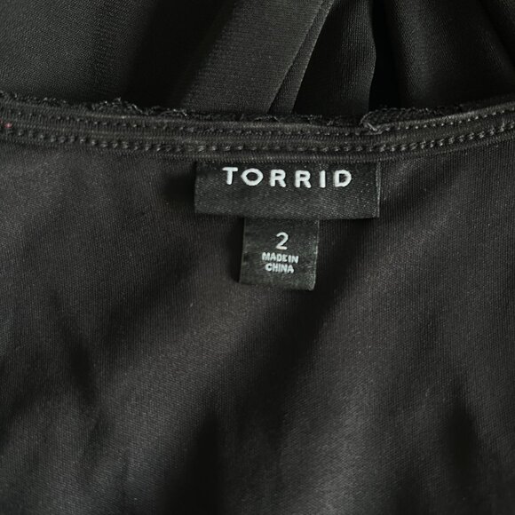 TORRID Black Lace V Neck Swing Top with 3/4  Sleeve Size 2 - Picture 4 of 8